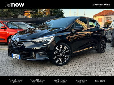 Renault Clio Full Hybrid E-Tech 140 CV 5 porte Intens del 2022 usata a Vigevano