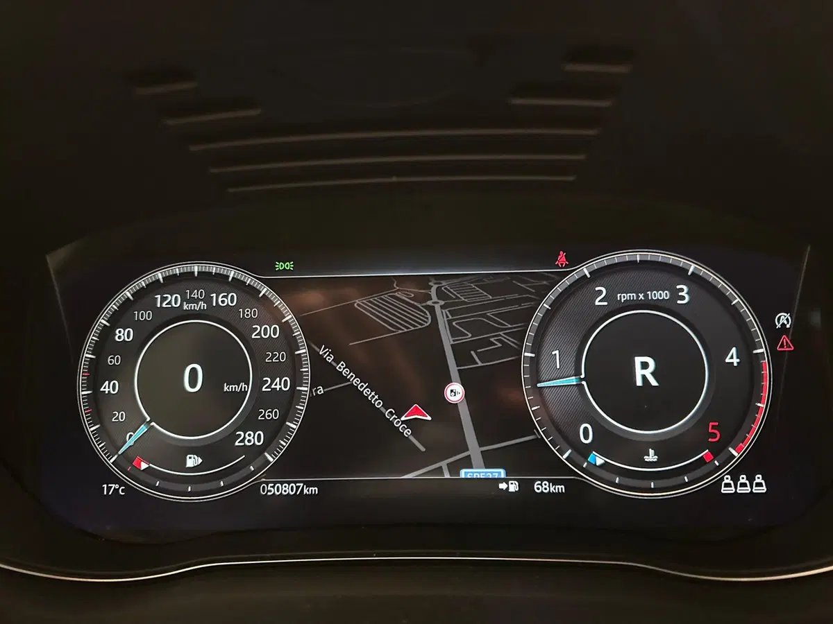 Jaguar E-Pace usata a Varese (10)