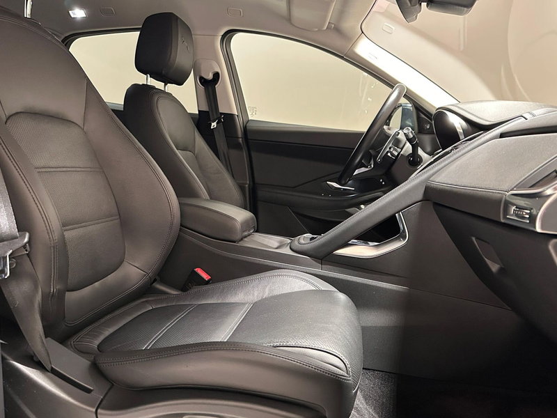 Jaguar E-Pace usata a Varese (3)