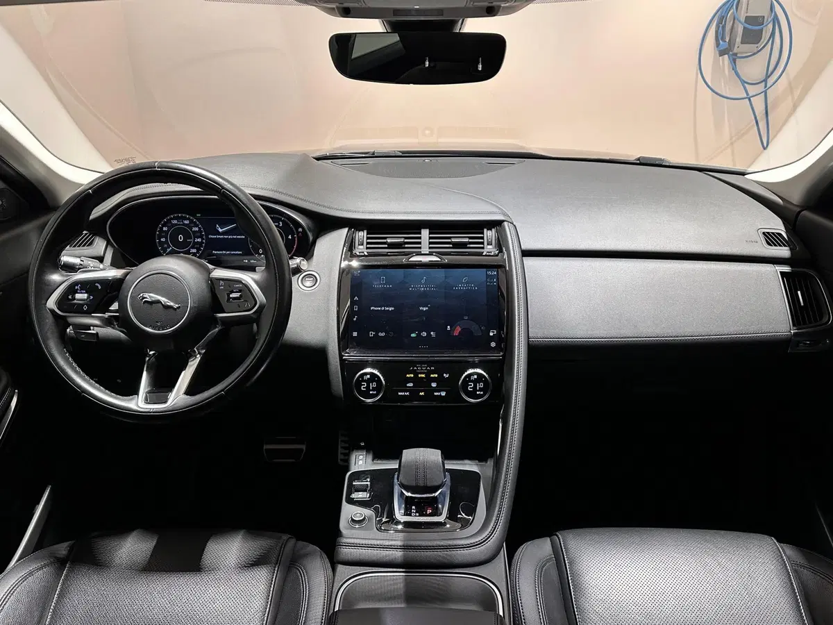 Jaguar E-Pace usata a Varese (4)