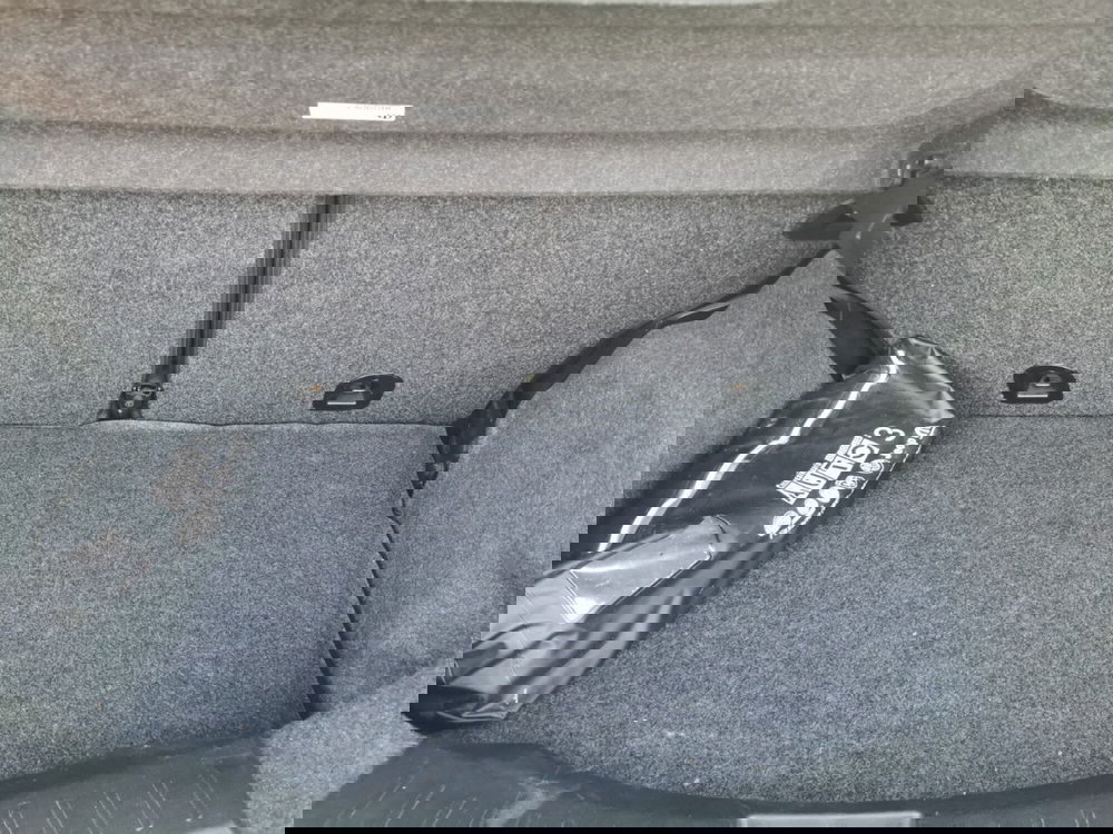 Lancia Ypsilon usata a Taranto (17)