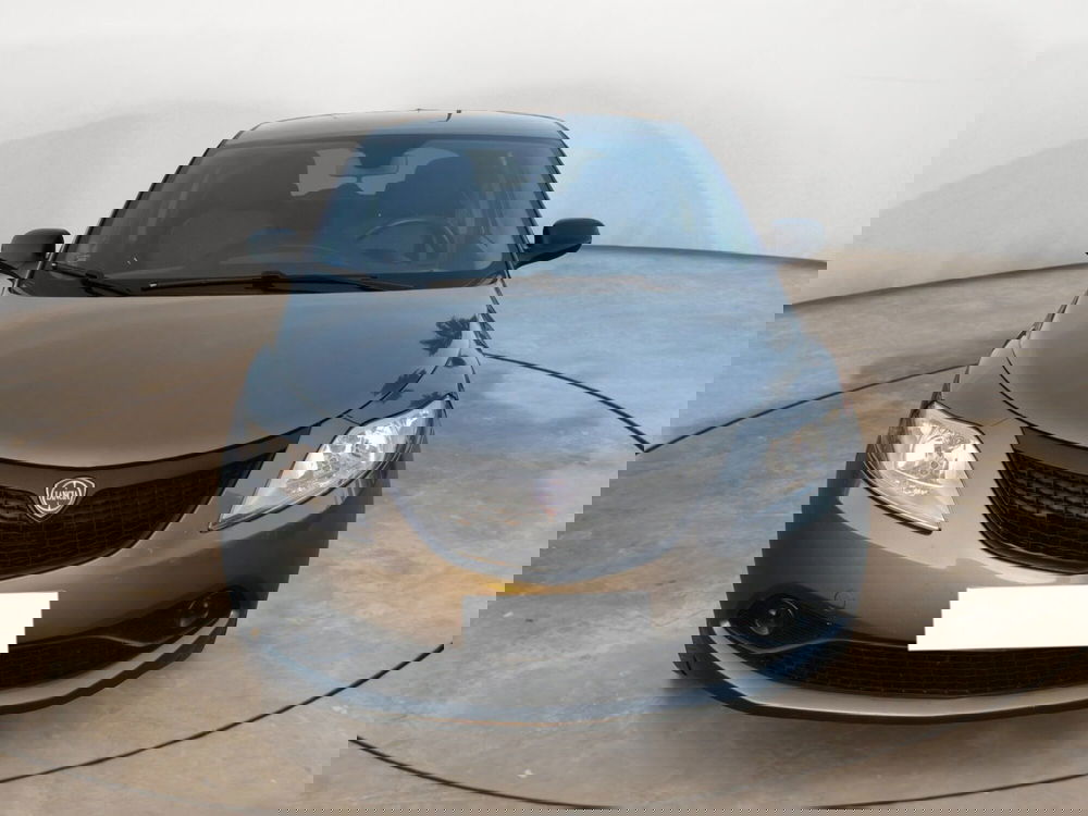 Lancia Ypsilon usata a Taranto (3)