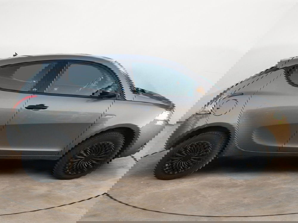 Lancia Ypsilon usata a Taranto (4)