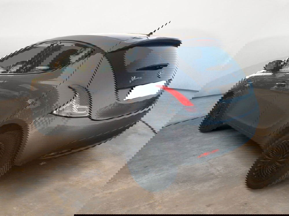 Lancia Ypsilon usata a Taranto (7)