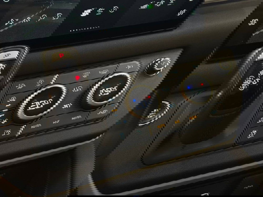 Land Rover Defender usata a Savona (20)