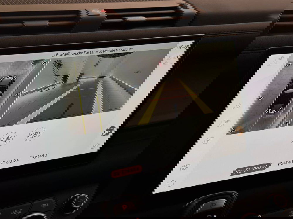 Land Rover Defender usata a Savona (18)