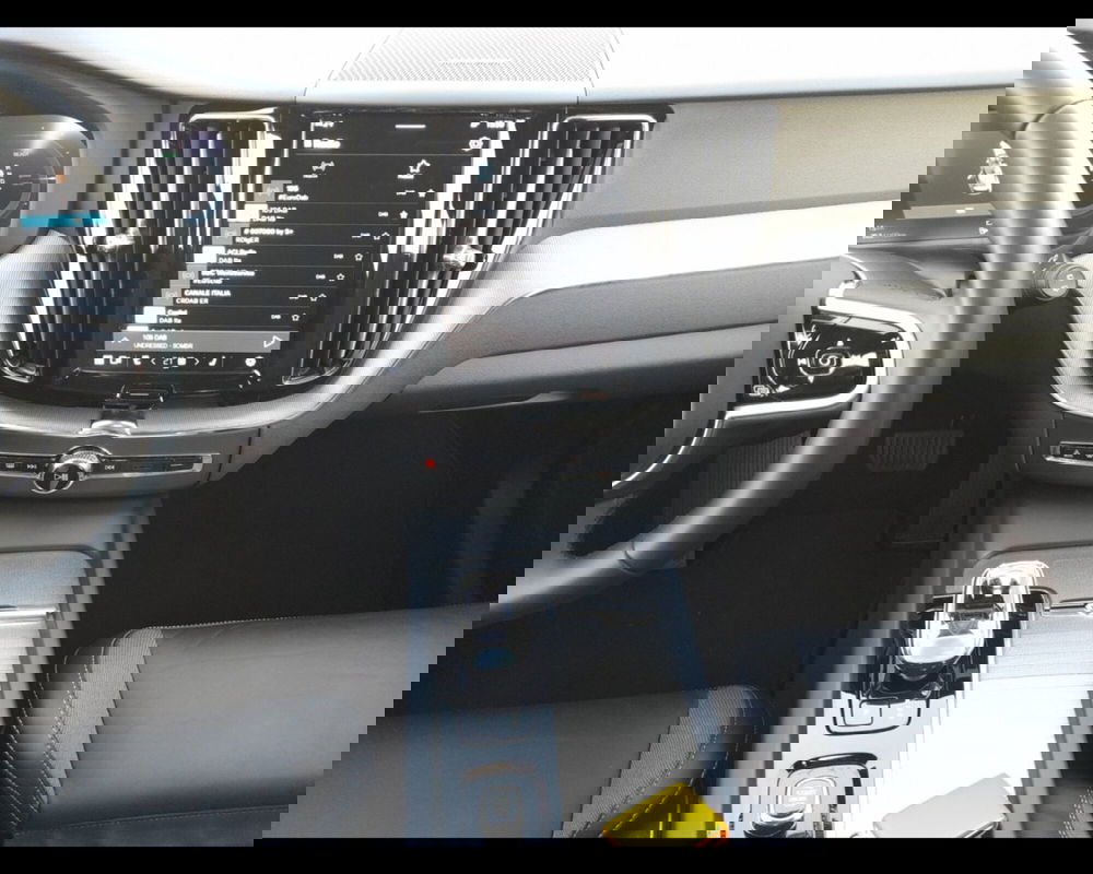 Volvo XC60 usata a Ravenna (11)