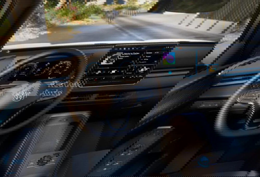 Volkswagen T-Roc nuova a Lecco (5)