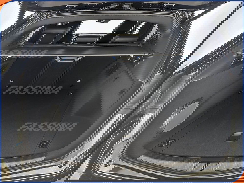 Alfa Romeo Stelvio nuova a Milano (12)