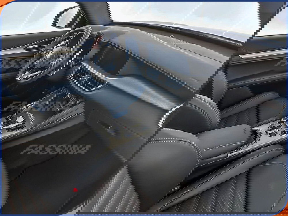 Alfa Romeo Stelvio nuova a Milano (13)