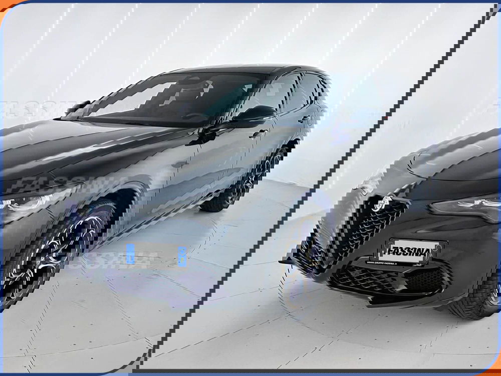 Alfa Romeo Stelvio nuova a Milano (3)