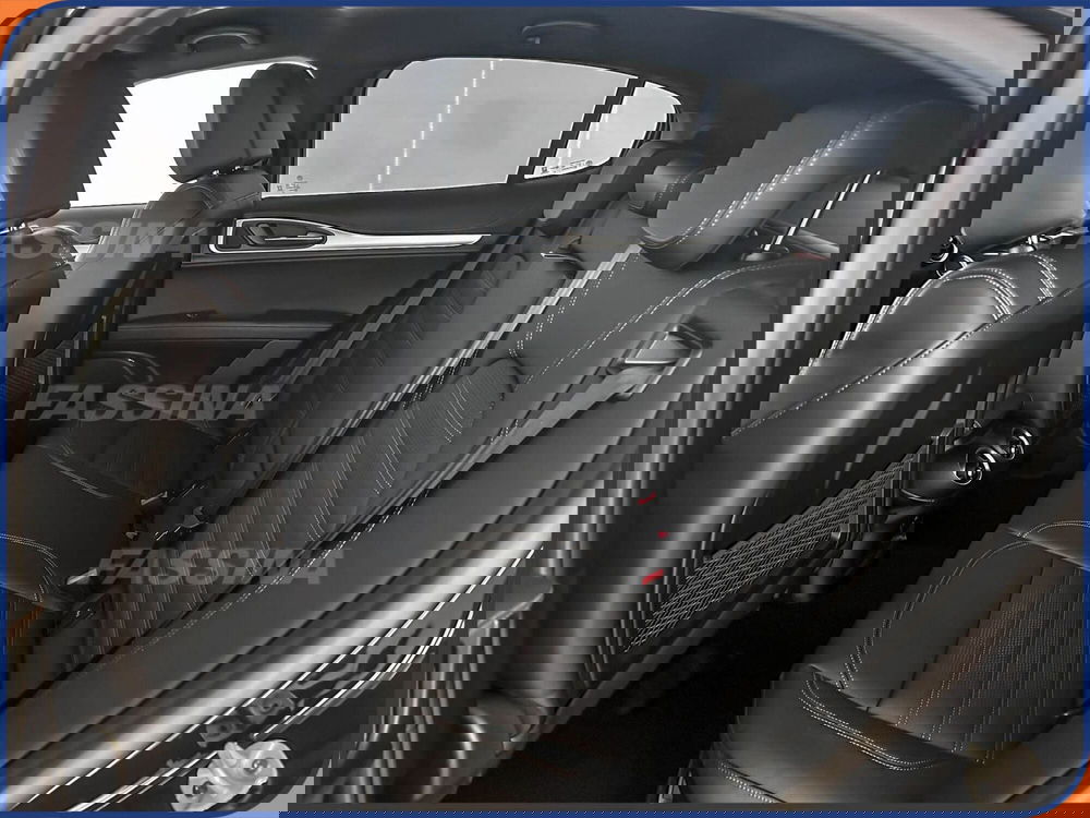 Alfa Romeo Stelvio nuova a Milano (11)