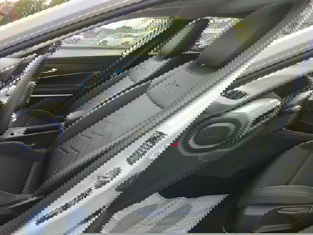 Jeep Avenger nuova a Torino (12)