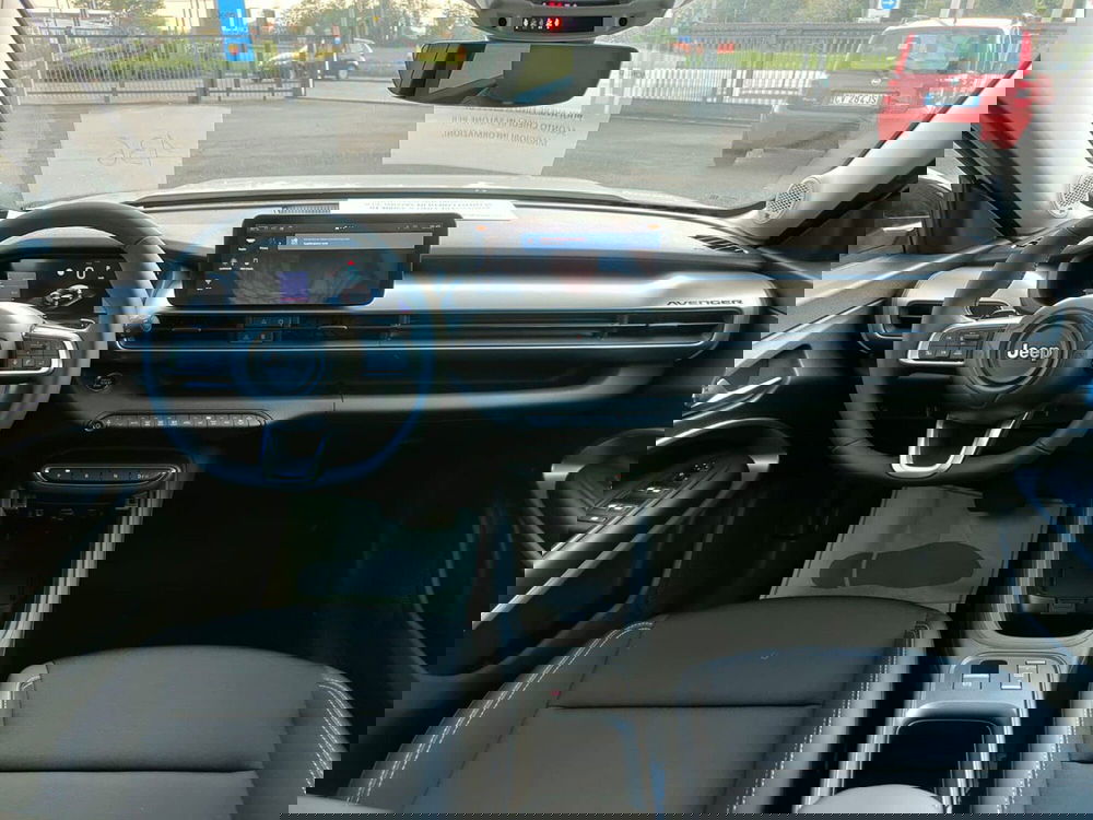 Jeep Avenger nuova a Torino (13)