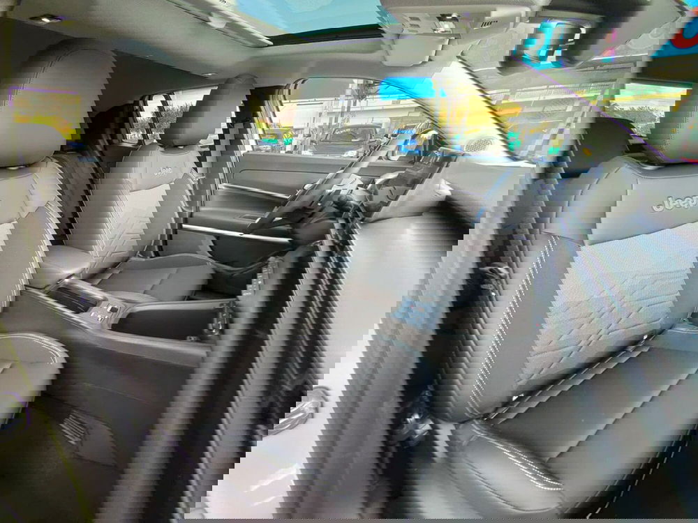 Jeep Avenger nuova a Torino (14)