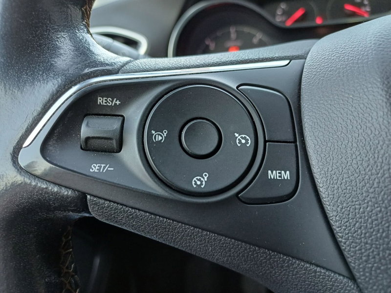 Opel Crossland X usata a Modena (11)