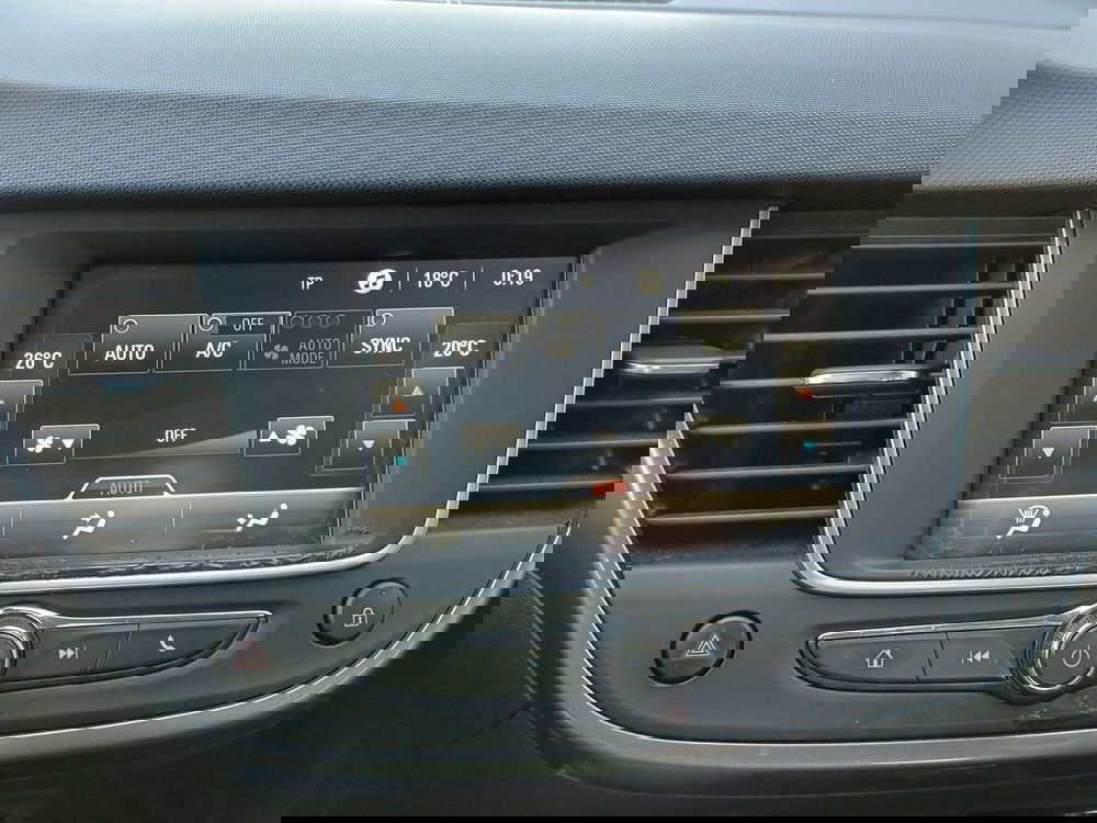 Opel Crossland X usata a Modena (13)