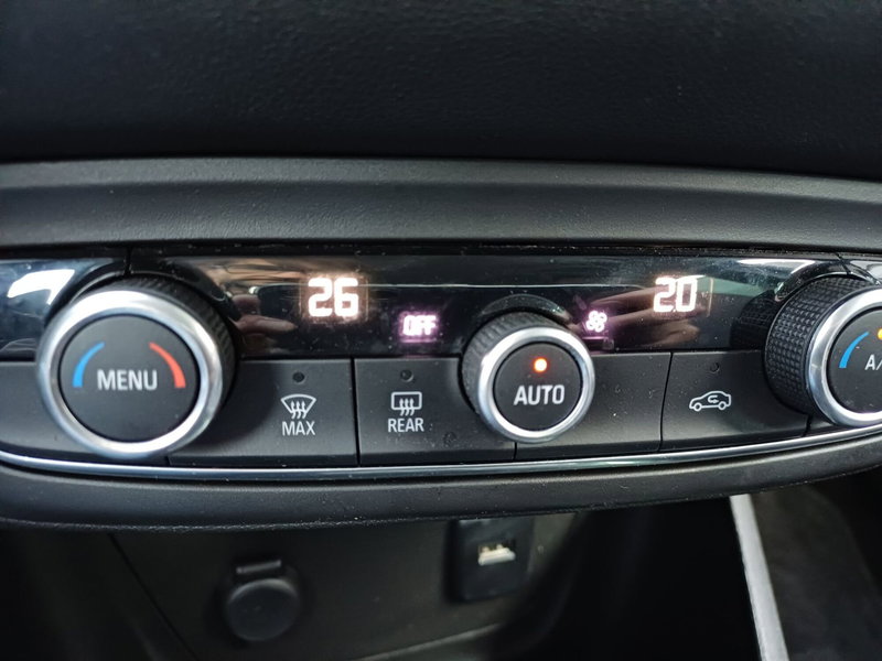 Opel Crossland X usata a Modena (14)