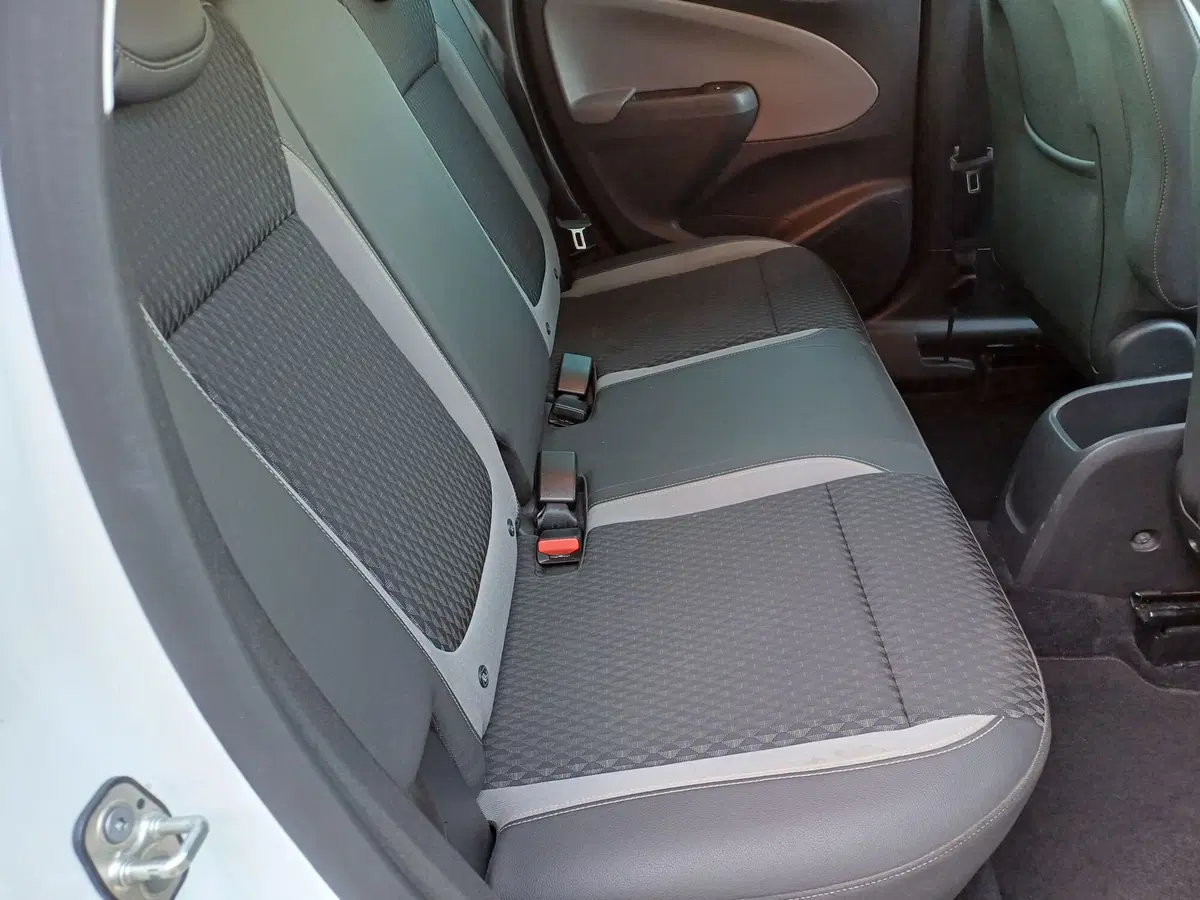 Opel Crossland X usata a Modena (8)