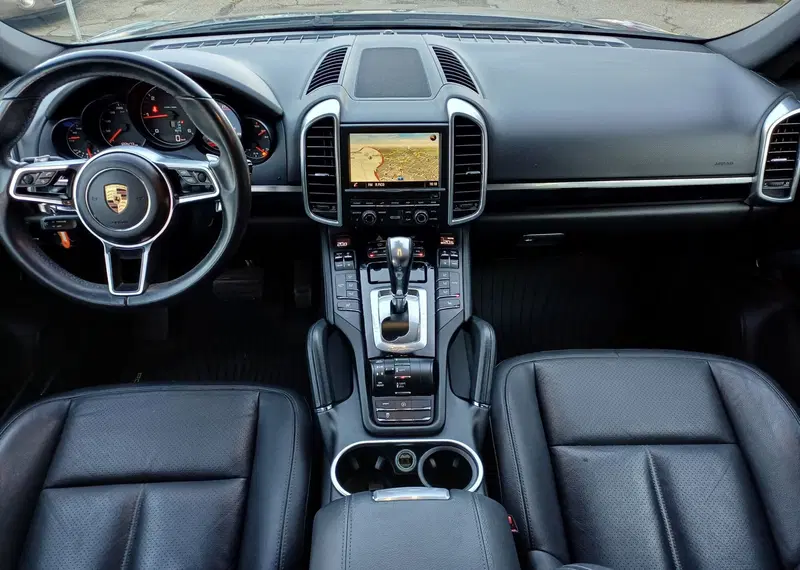 Porsche Cayenne usata a Modena (10)