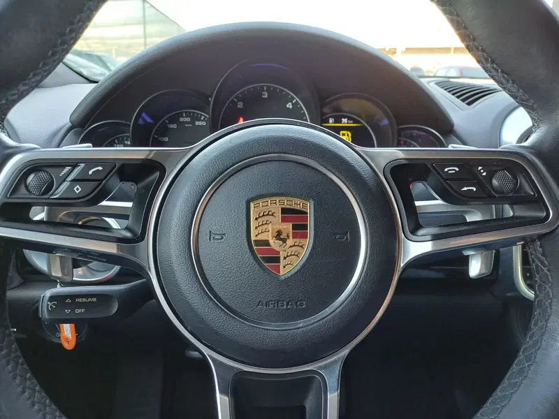 Porsche Cayenne usata a Modena (12)