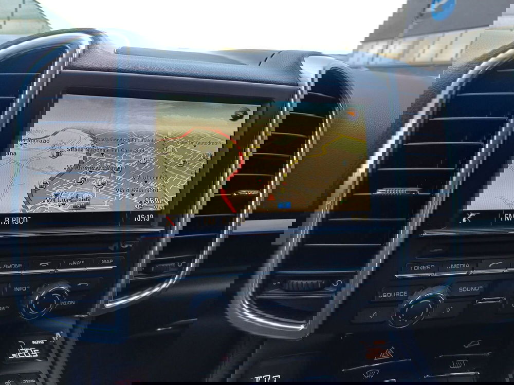 Porsche Cayenne usata a Modena (13)