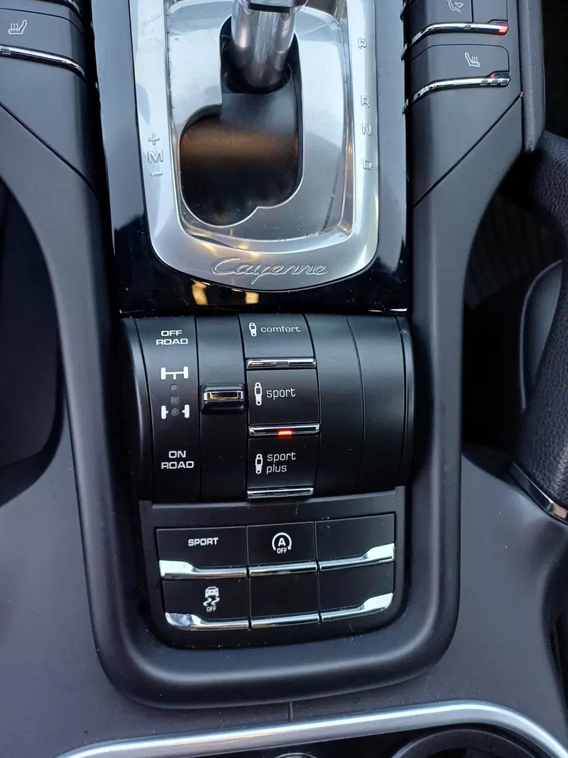 Porsche Cayenne usata a Modena (15)