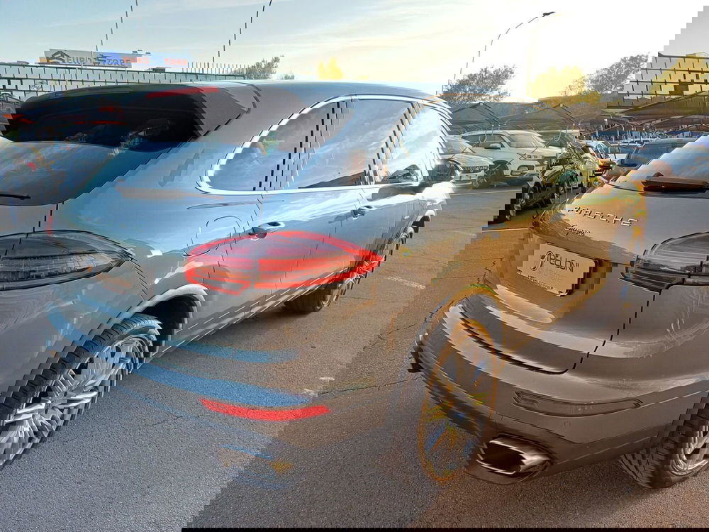 Porsche Cayenne usata a Modena (5)