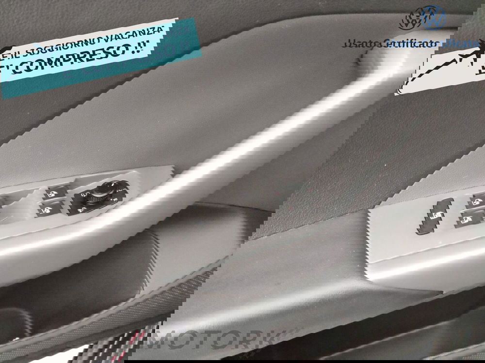 Volkswagen T-Cross usata a Varese (17)