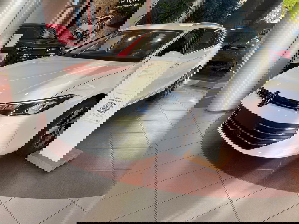 Volkswagen Passat nuova a Genova