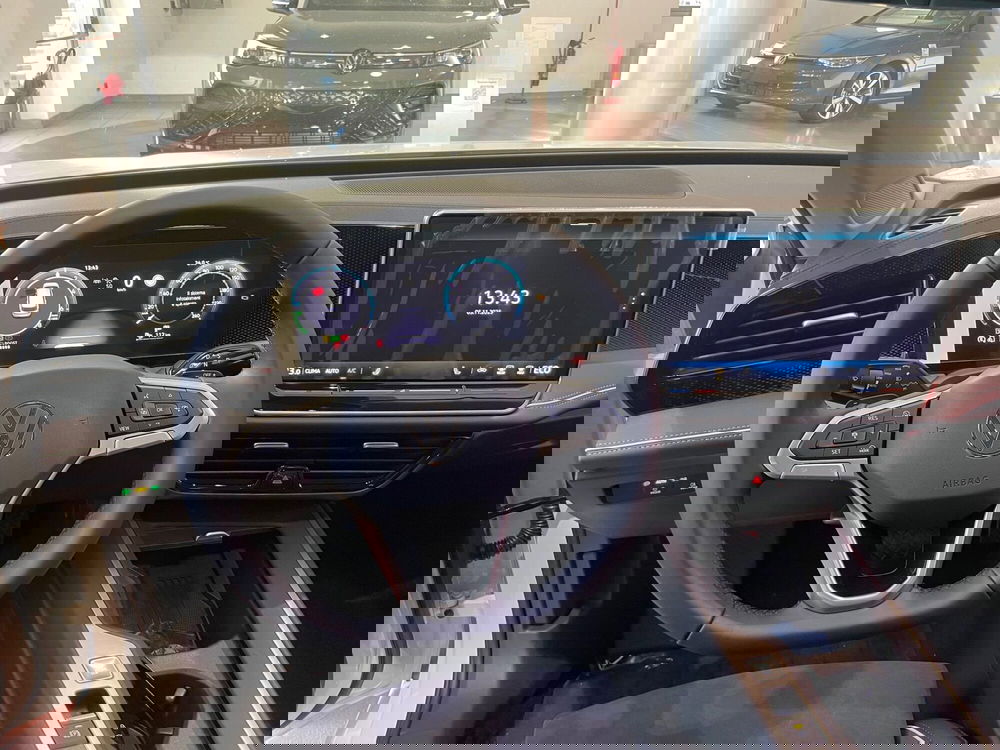 Volkswagen Passat nuova a Genova (11)