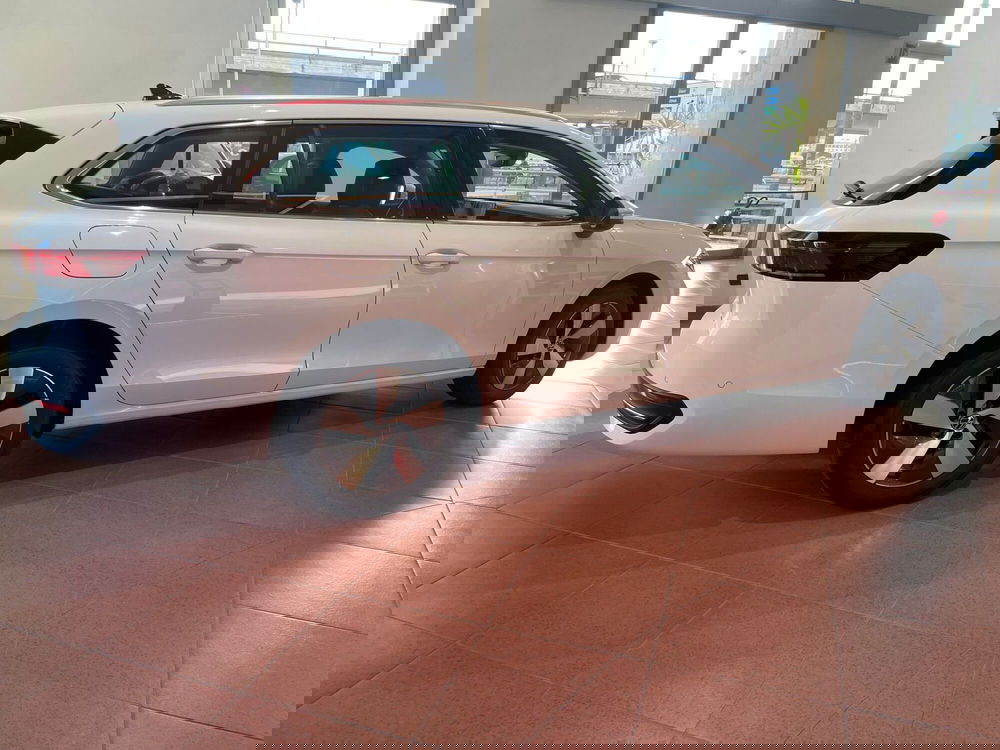 Volkswagen Passat nuova a Genova (3)