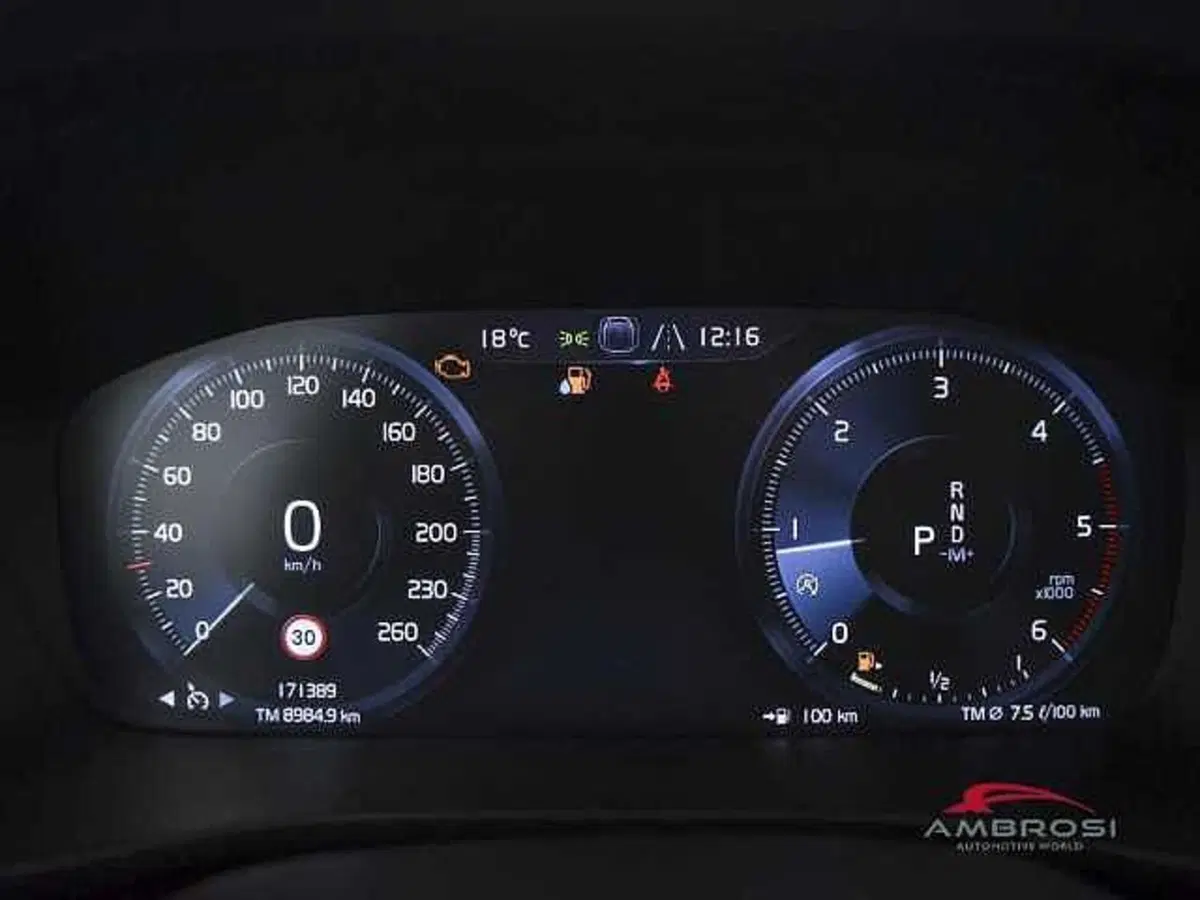Volvo XC40 usata a Viterbo (13)