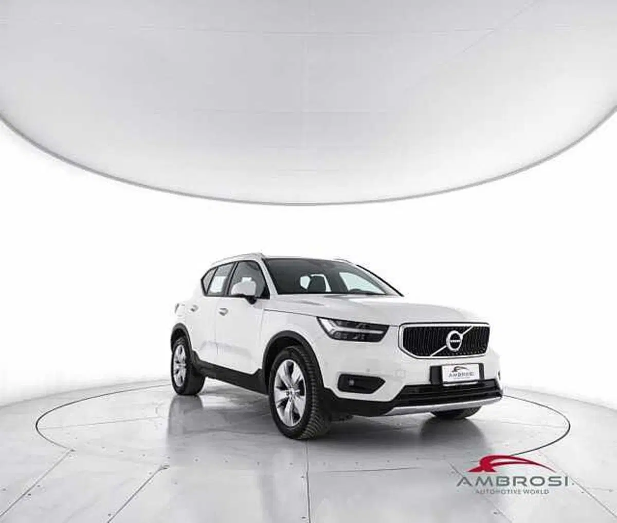 Volvo XC40 usata a Viterbo (2)