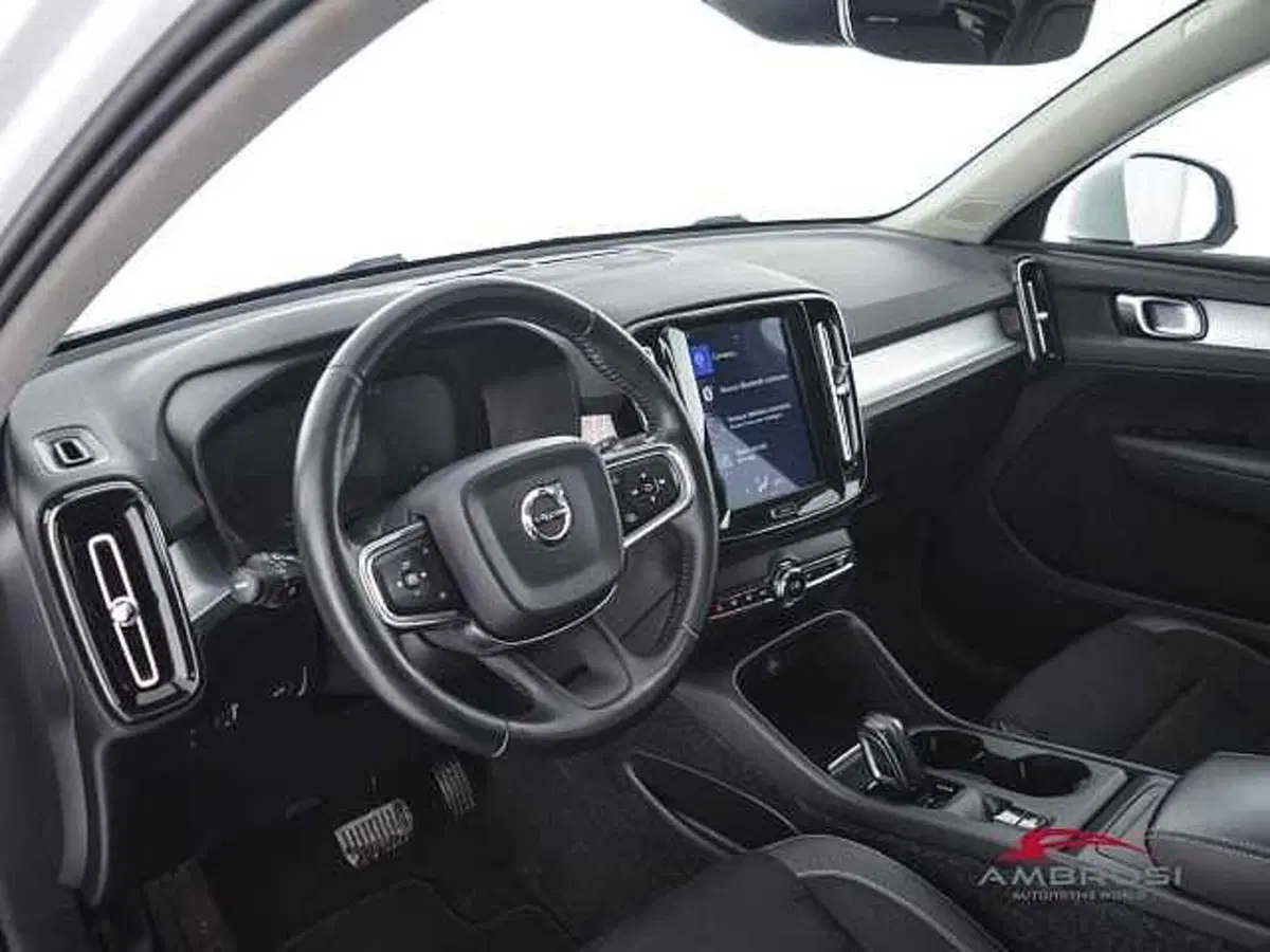 Volvo XC40 usata a Viterbo (8)
