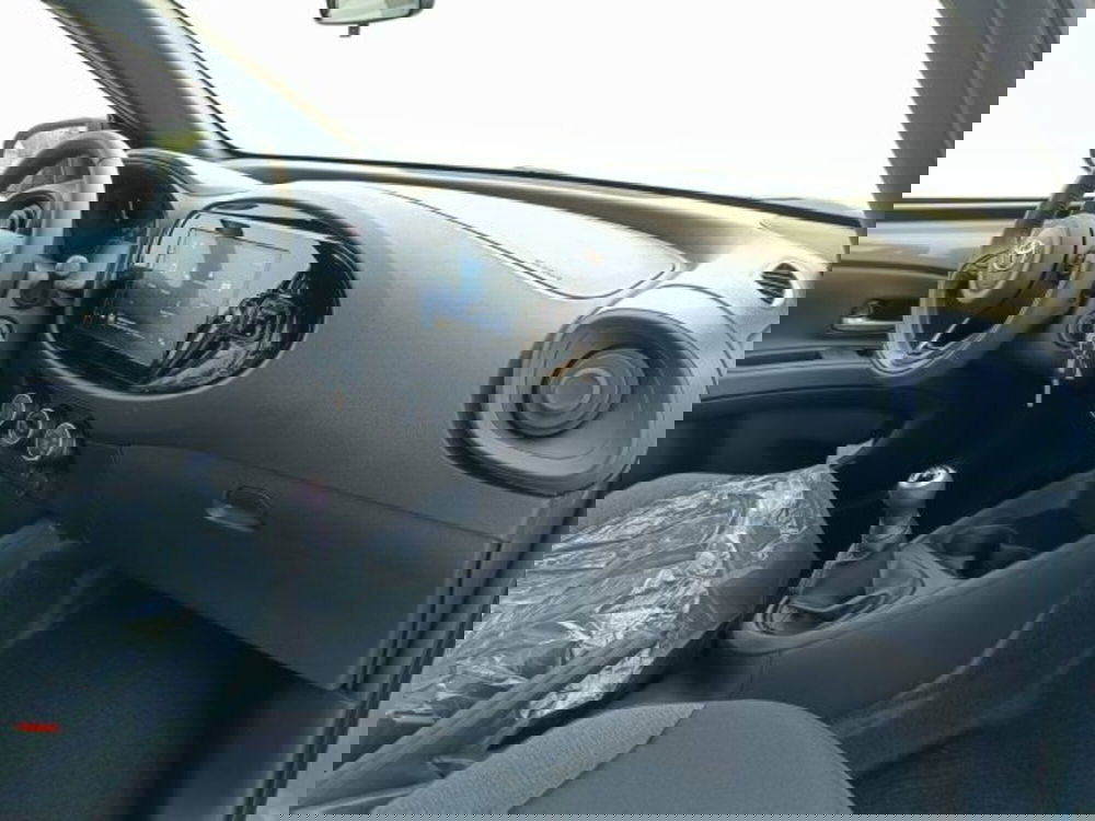 Toyota Aygo X nuova a Teramo (10)