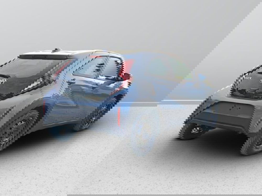 Toyota Aygo X nuova a Teramo (4)