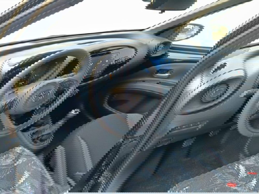 Toyota Aygo X nuova a Teramo (6)