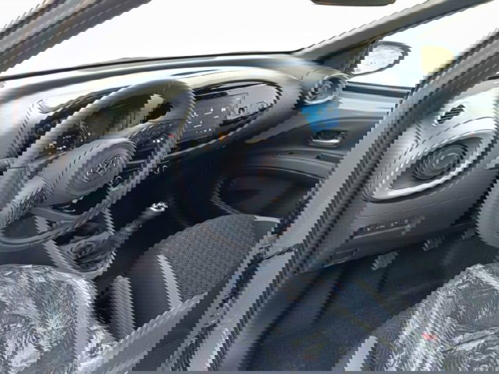 Toyota Aygo X nuova a Teramo (7)