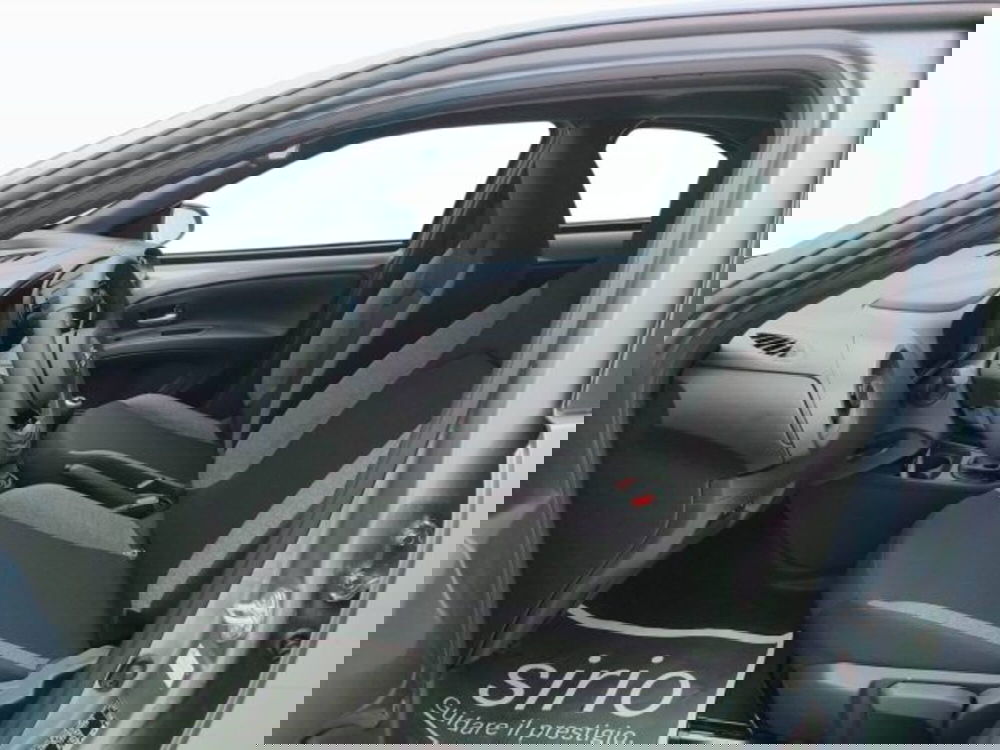 Toyota Aygo X nuova a Teramo (12)