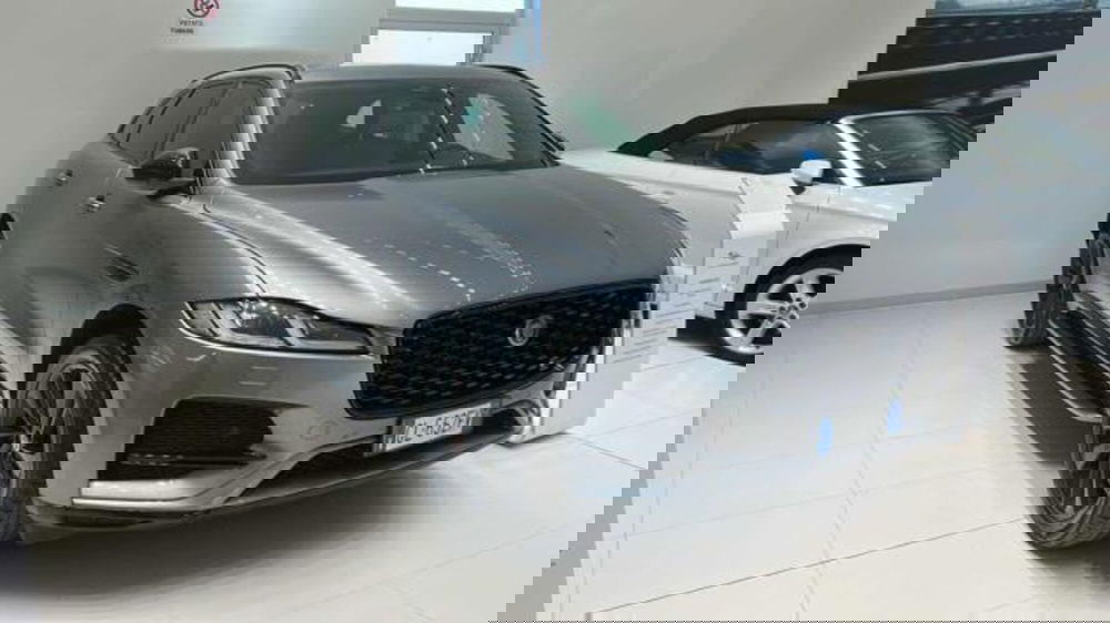 Jaguar F-Pace usata a Lucca (3)
