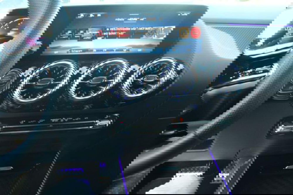 Mercedes-Benz GLA SUV nuova a Lecce (8)