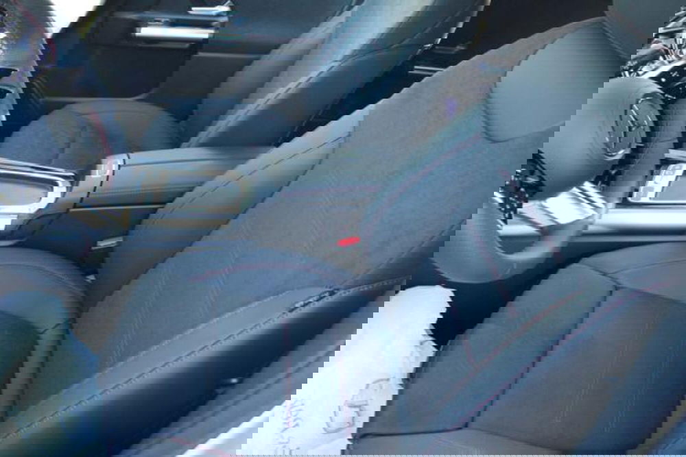 Mercedes-Benz GLA SUV nuova a Lecce (14)