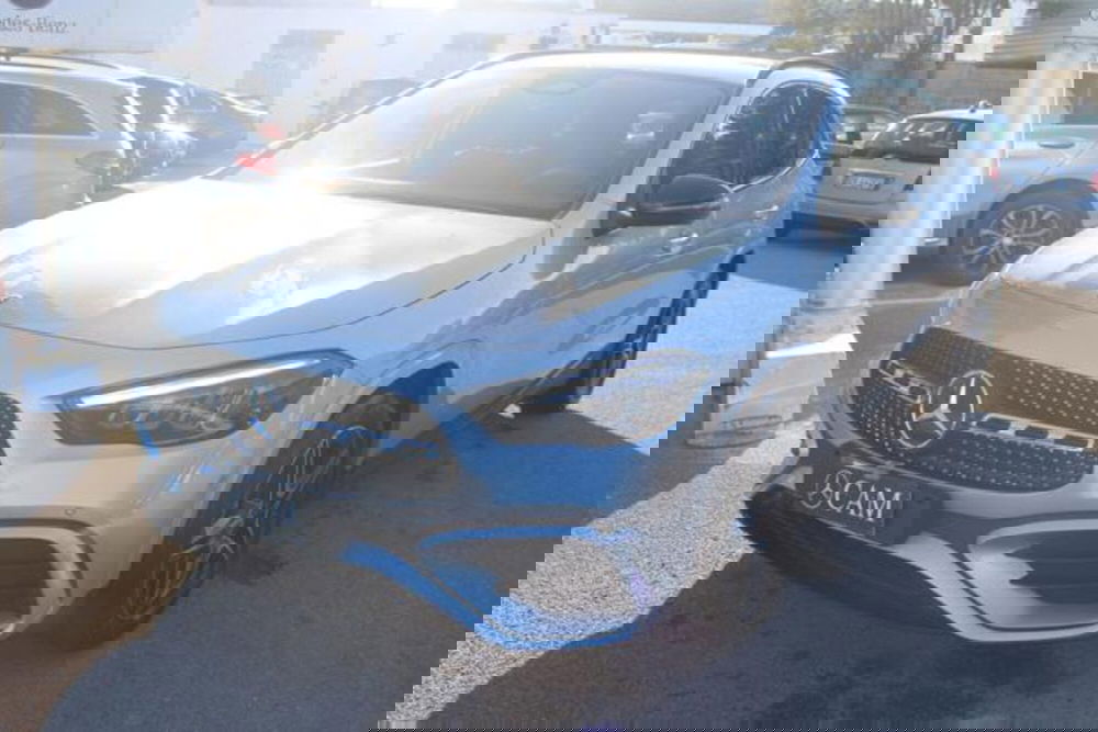 Mercedes-Benz GLA SUV nuova a Lecce (2)