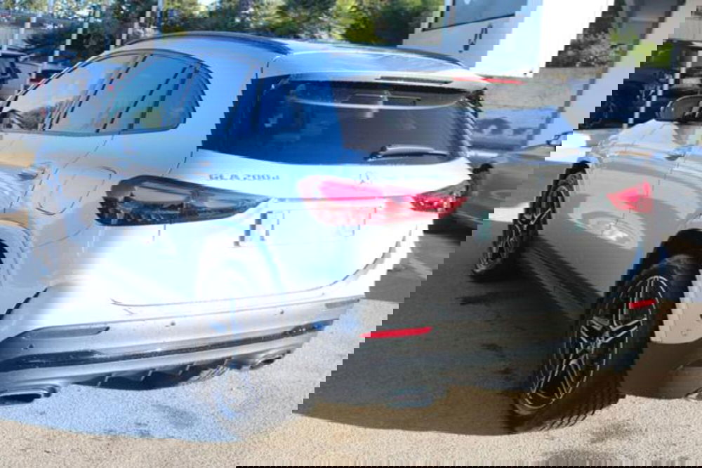 Mercedes-Benz GLA SUV nuova a Lecce (7)