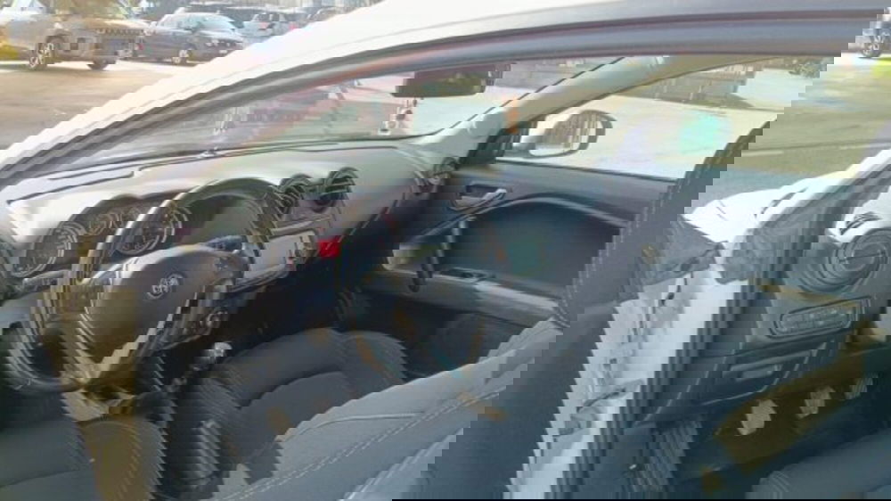 Alfa Romeo MiTo usata a Macerata (7)