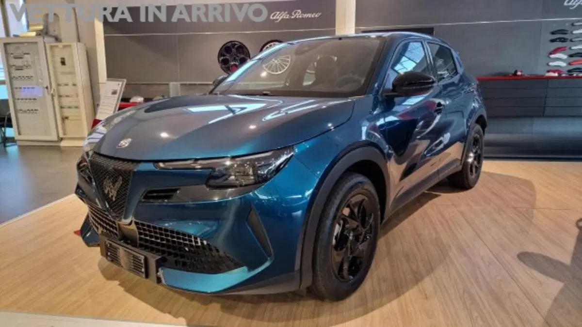 Alfa Romeo Junior nuova a Modena (2)