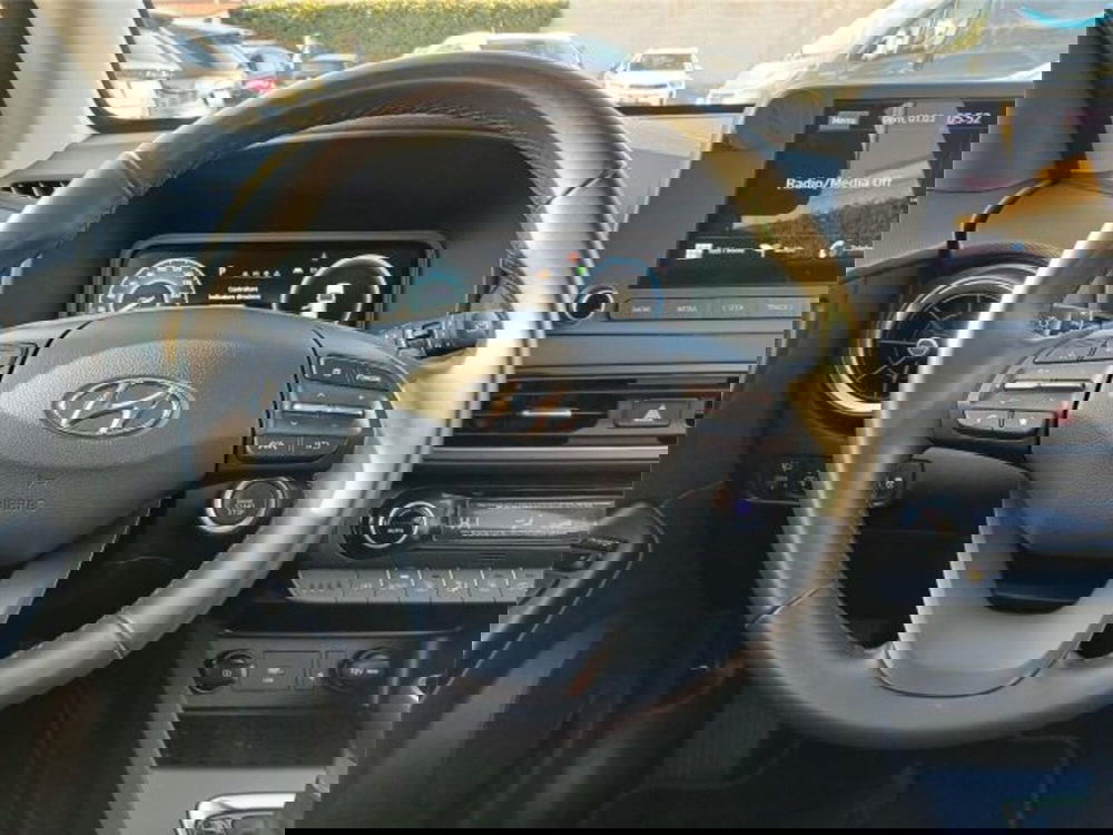 Hyundai Kona usata a Bari (14)