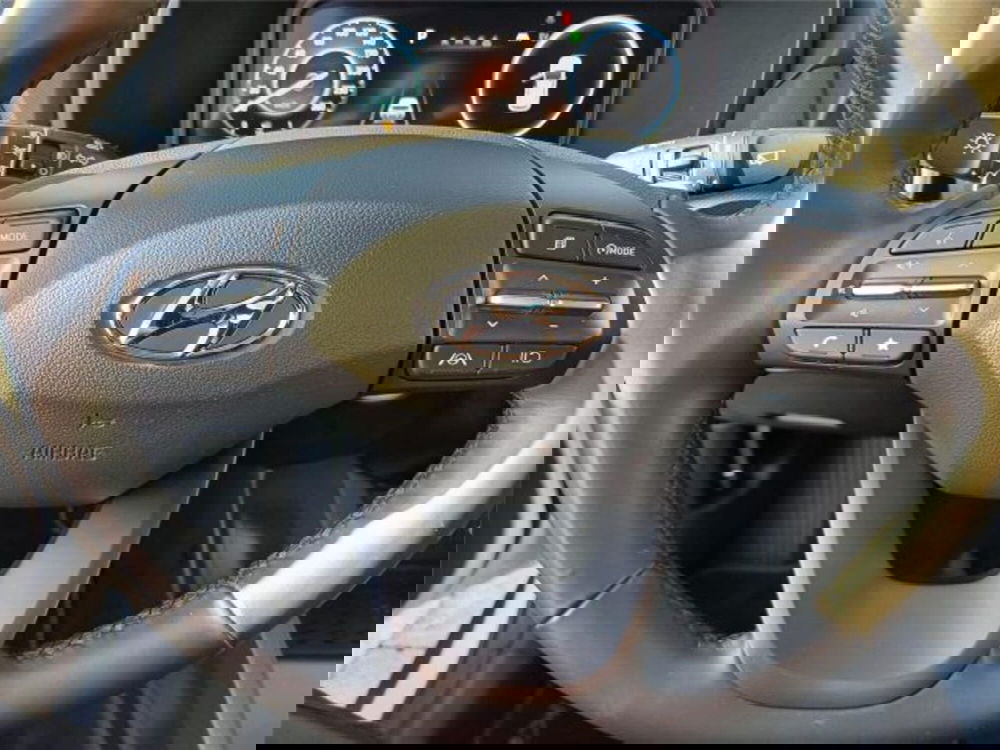 Hyundai Kona usata a Bari (15)