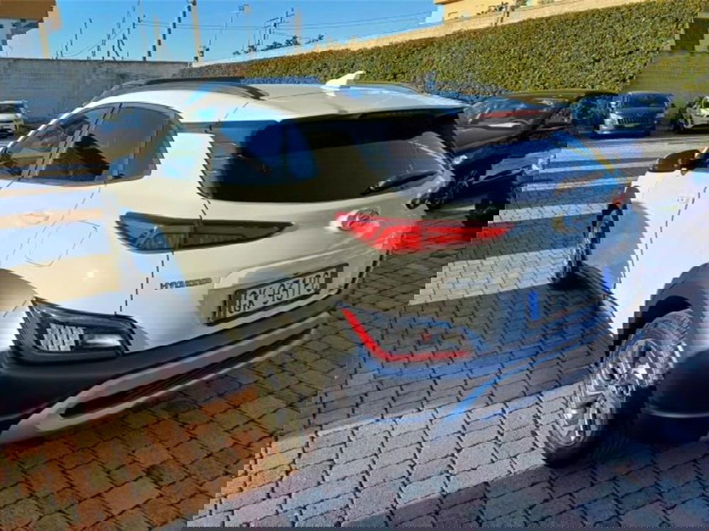 Hyundai Kona usata a Bari (4)